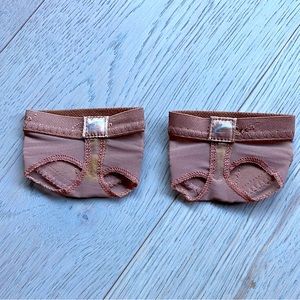 Capezio BRAND NEW Dance Paws. Size 6. Never worn.